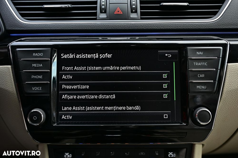 Skoda Superb 2.0 TDI DSG L&K - 32