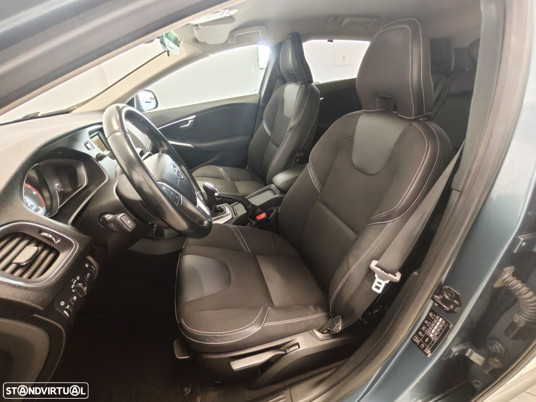 Volvo V40 1.6 D2 Momentum - 31
