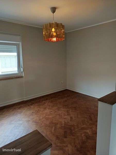 T2 remodelado no centro de Vila Franca de Xira - Grande imagem: 4/7