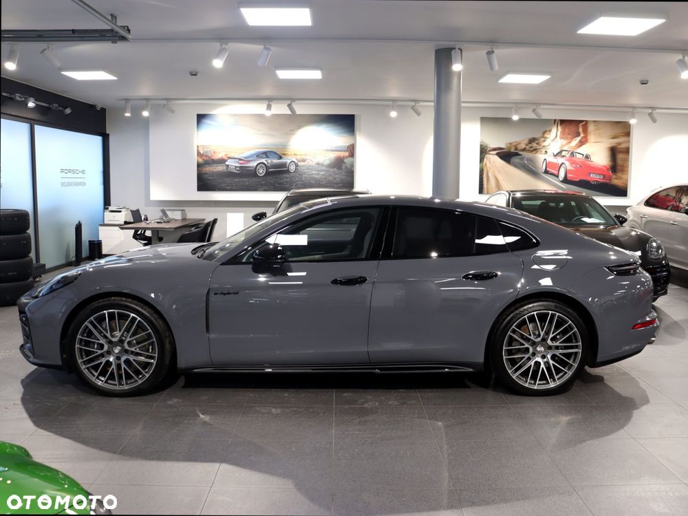 Porsche Panamera 4 E-Hybrid PHEV - 2