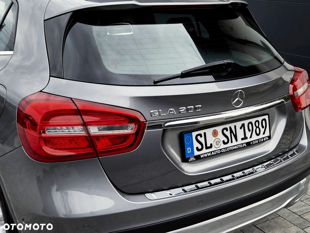 Mercedes-Benz GLA 200 - 13
