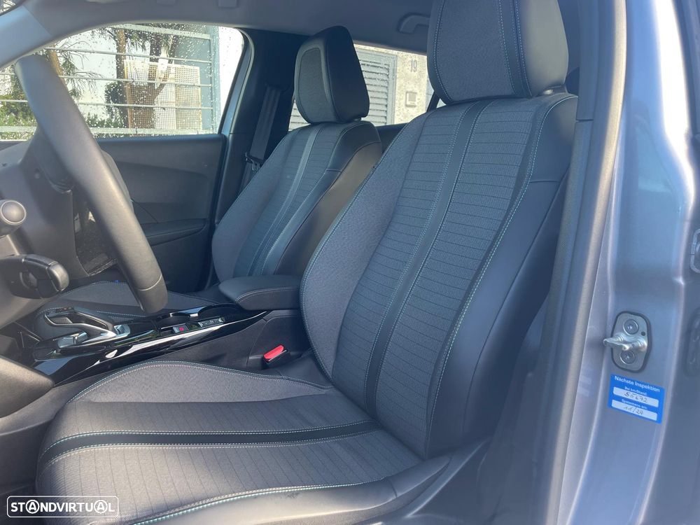 Peugeot e-2008 Allure - 9