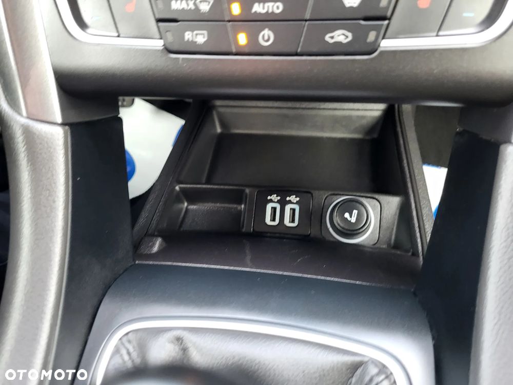 Ford Mondeo Turnier 2.0 EcoBlue Titanium - 34