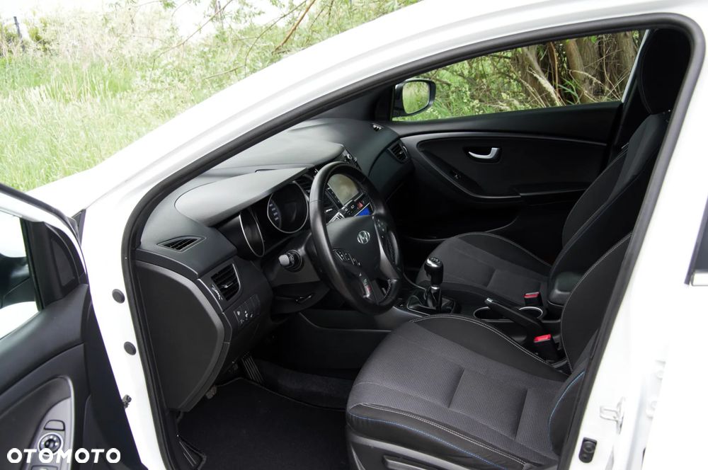 Hyundai i30 blue 1.6 GDI Passion - 19
