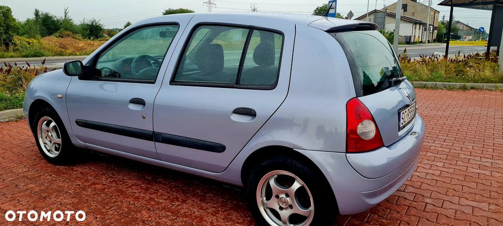 Renault Clio 1.2 16V Confort Dynamique - 2