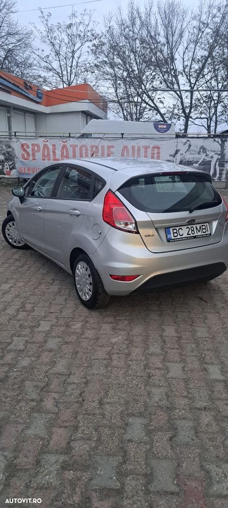 Ford Fiesta 1.6 TDCI DPF Titanium - 10
