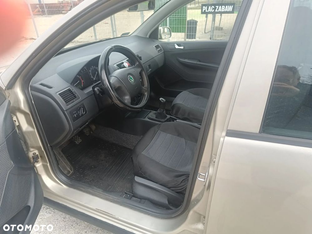 Skoda Fabia 1.4 16V Ambiente - 10