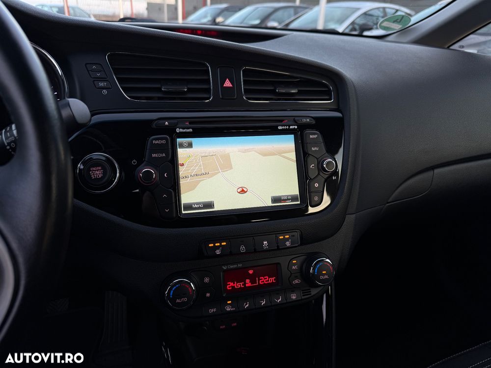 Kia Ceed 1.6 CRDi ISG Mind - 13