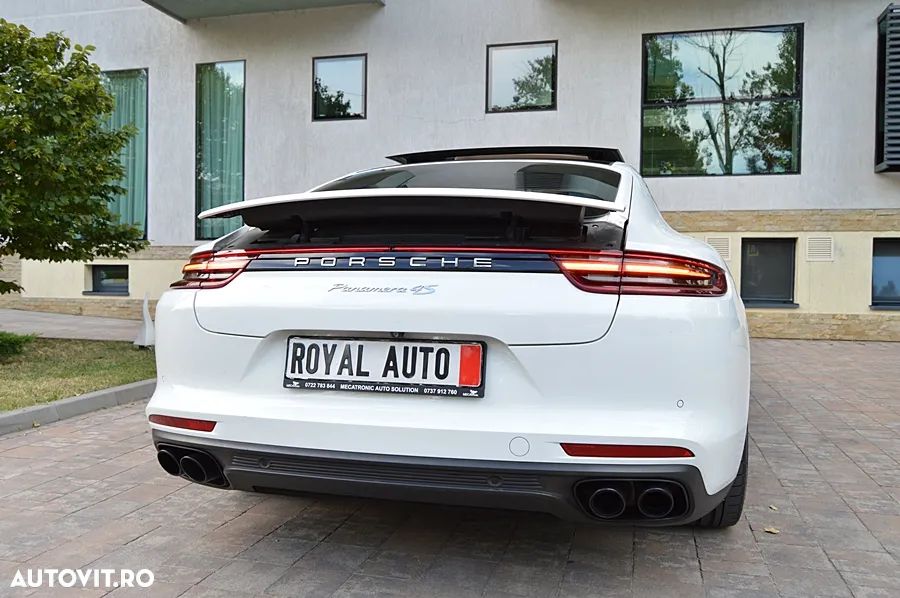 Porsche Panamera 4S - 5