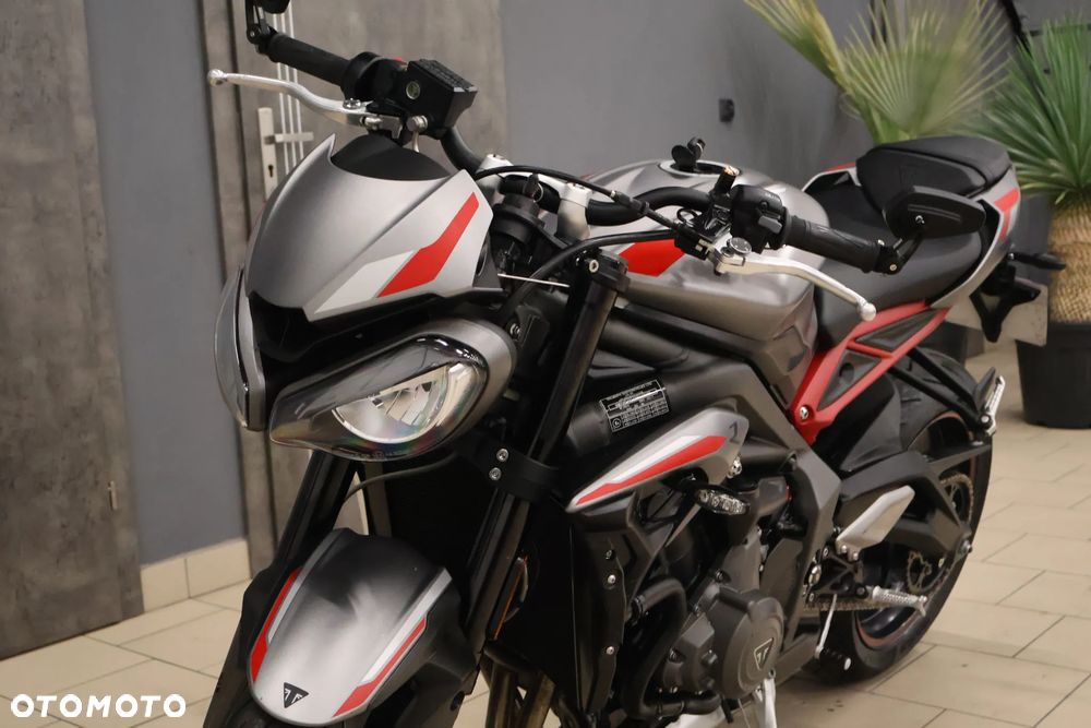 Triumph Street Triple - 22