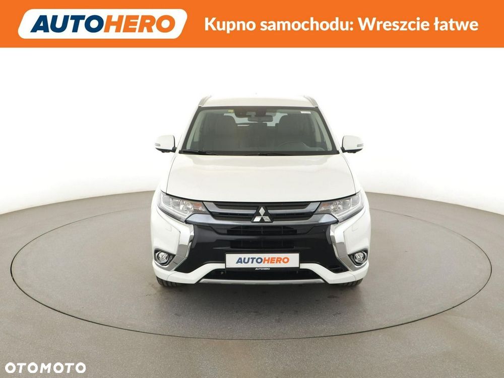 Mitsubishi Outlander Intense + - 12