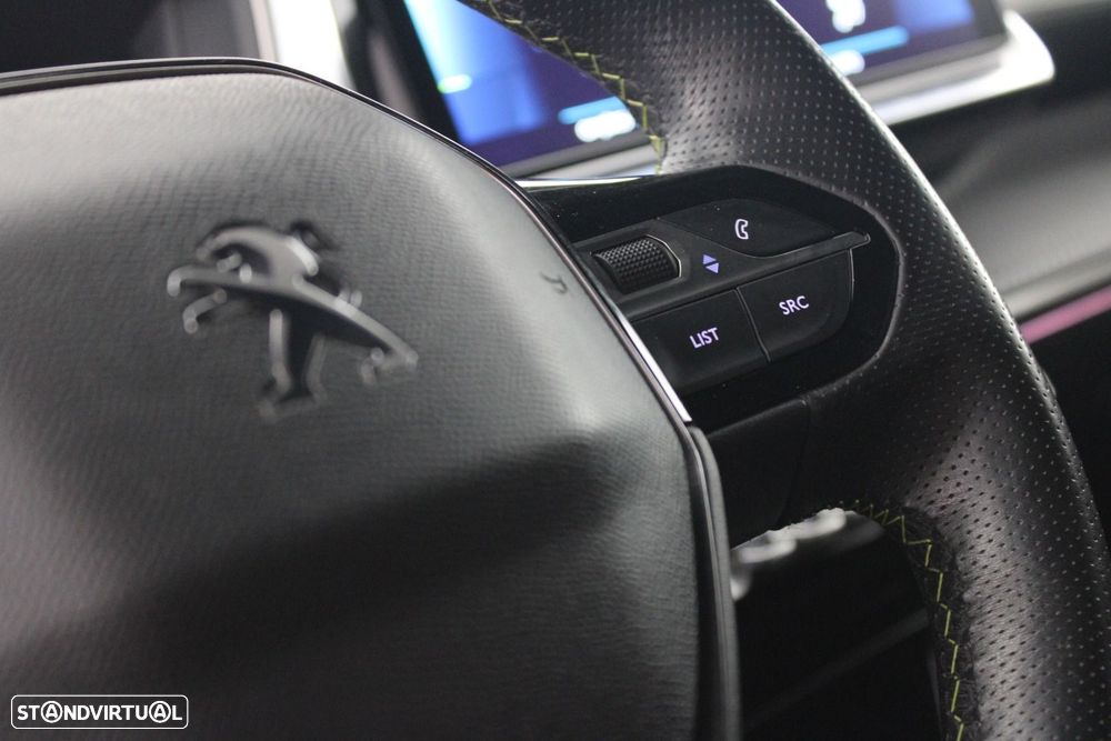 Peugeot e-2008 50 kWh GT - 13