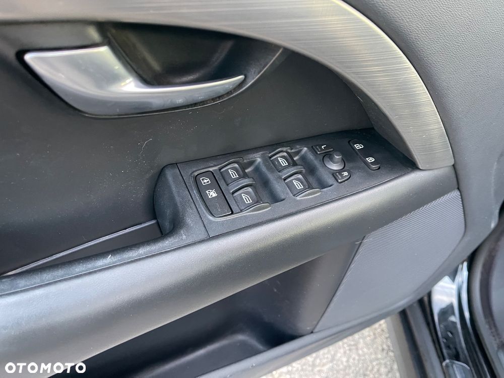 Volvo V70 2.4D Kinetic - 9