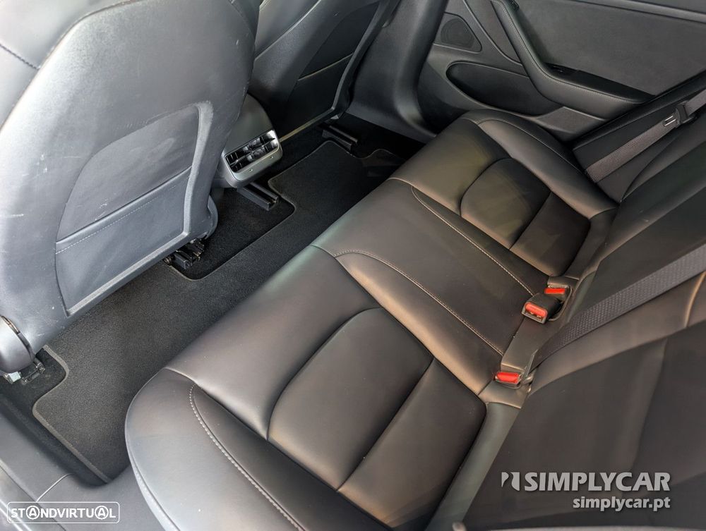 Tesla Model 3 - 7
