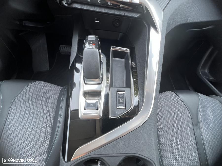 Peugeot 3008 1.6 Hybrid Allure e-EAT8 - 32