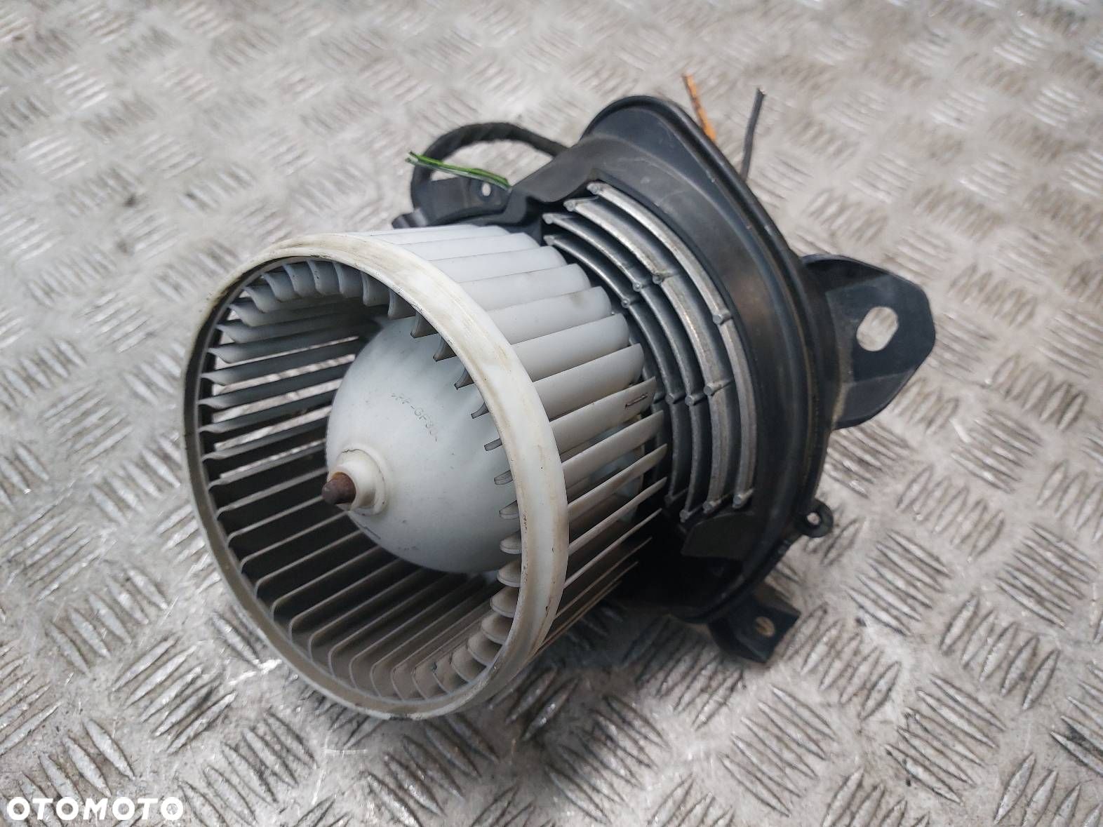 DMUCHAWA WENTYLATOR NAWIEWU OPEL CORSA D 1.3 CDTI A43000800 G17750C0 - 1