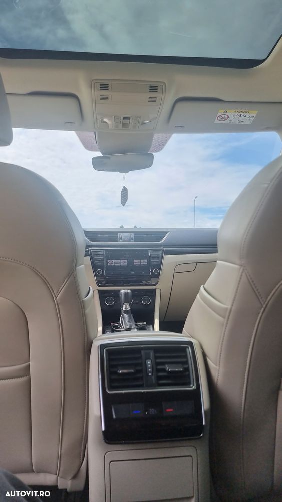 Skoda Superb 2.0 TDI DSG Laurin & Klement - 9