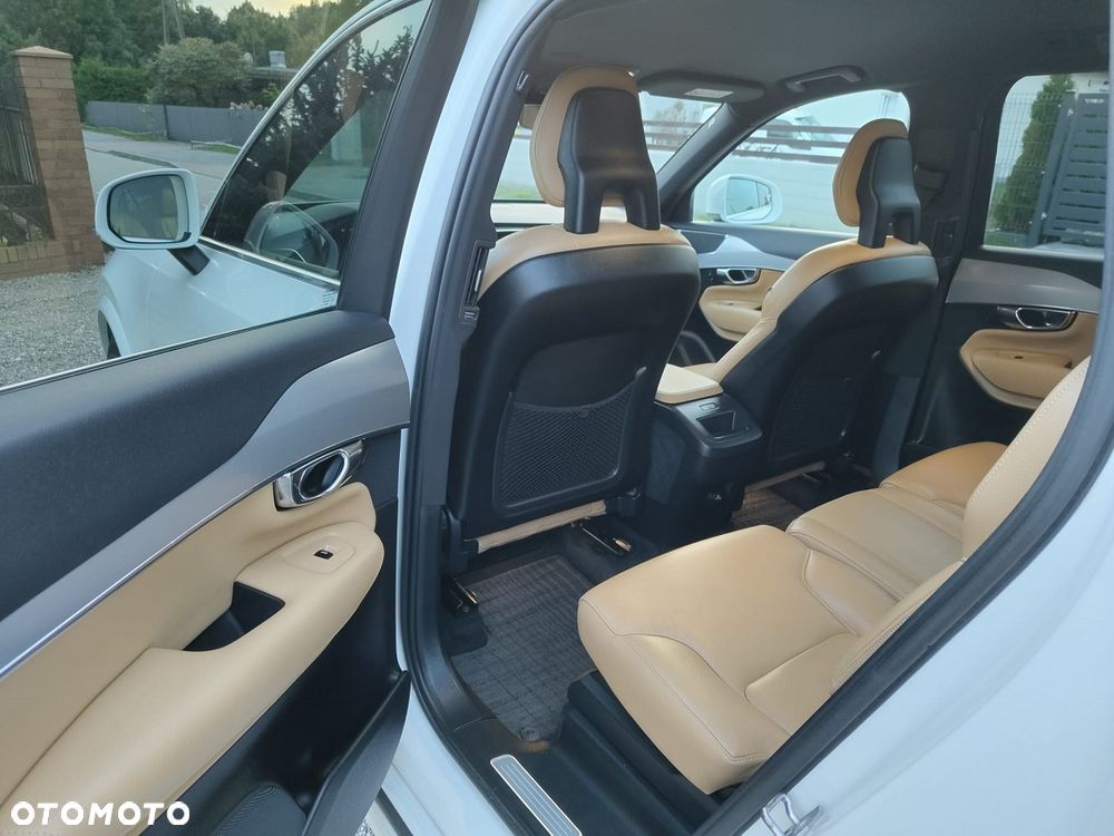 Volvo XC 90 - 35