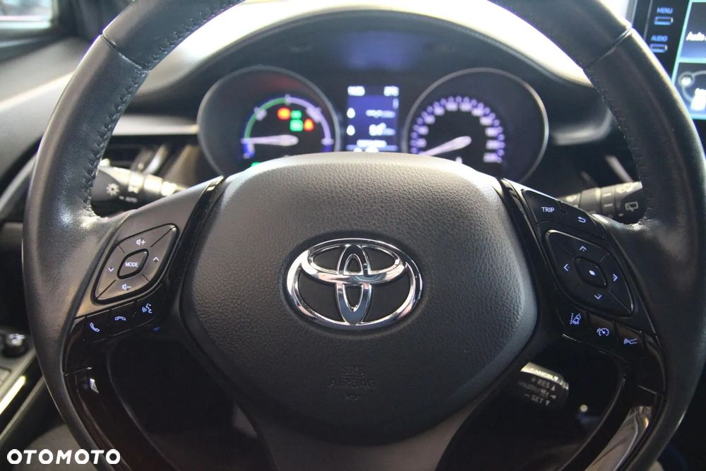 Toyota C-HR Hybrid Lounge - 26