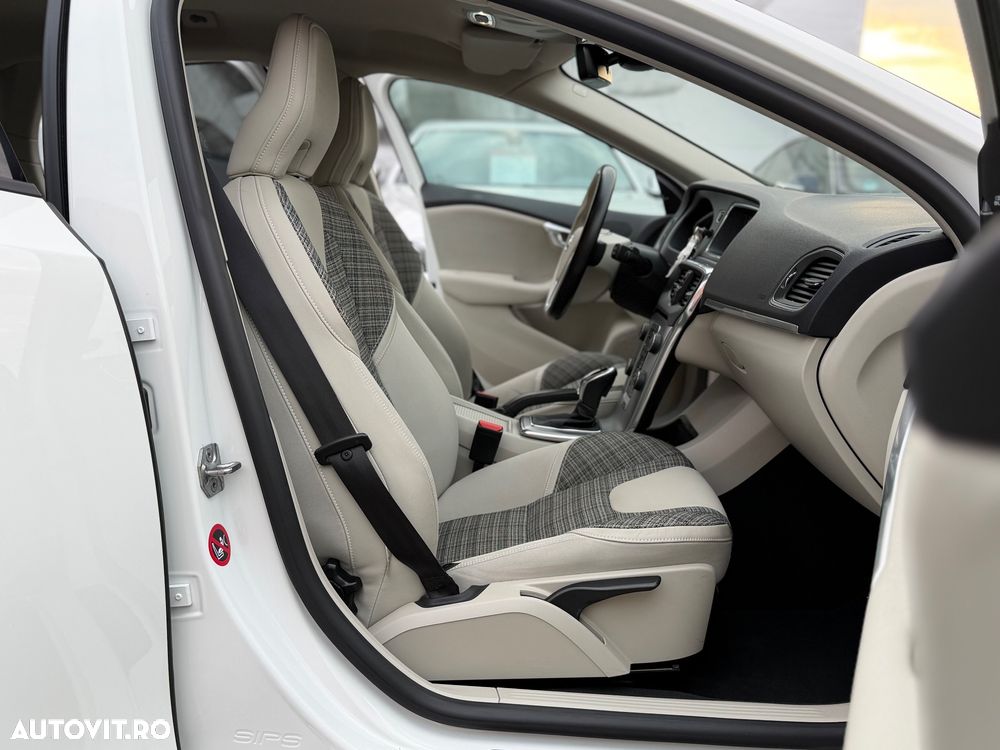 Volvo V40 D4 Geartronic Summum - 20