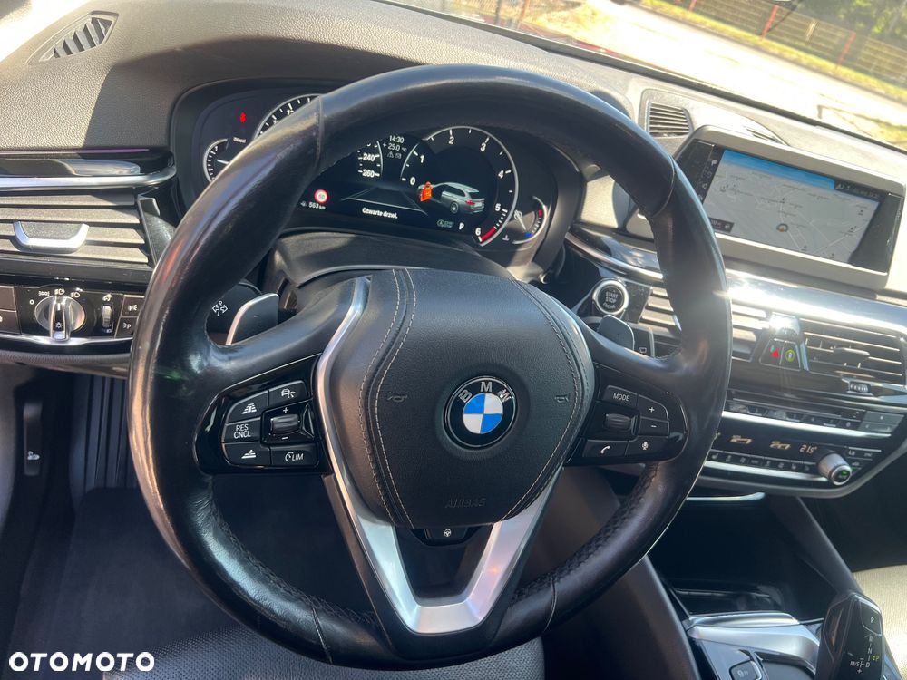 BMW Seria 5 520d Luxury Line sport - 16