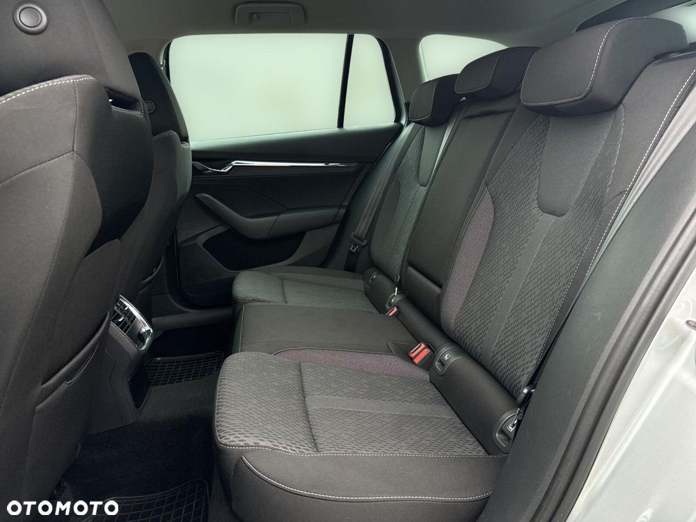 Skoda Octavia 2.0 TDI Style DSG - 10