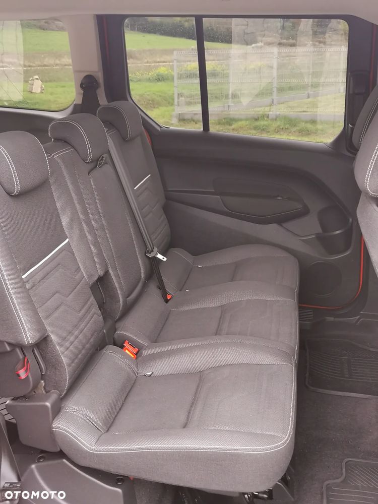 Ford Tourneo Connect Grand - 21