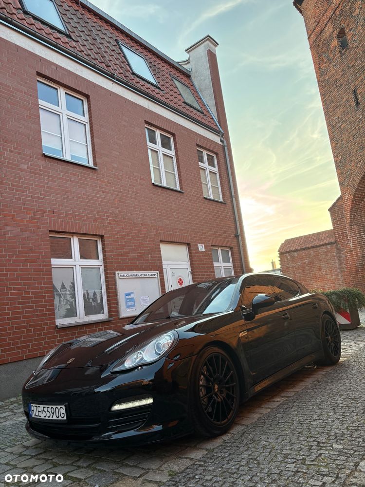 Porsche Panamera 4S - 7