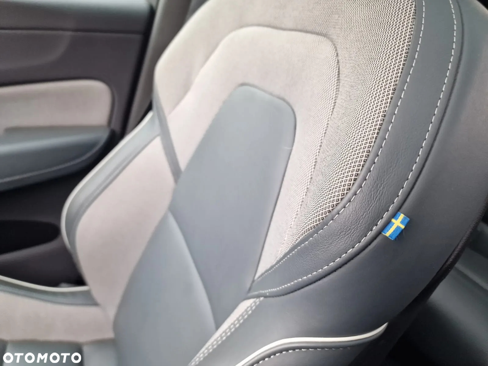 Volvo XC 60 T6 AWD Geartronic RDesign - 17