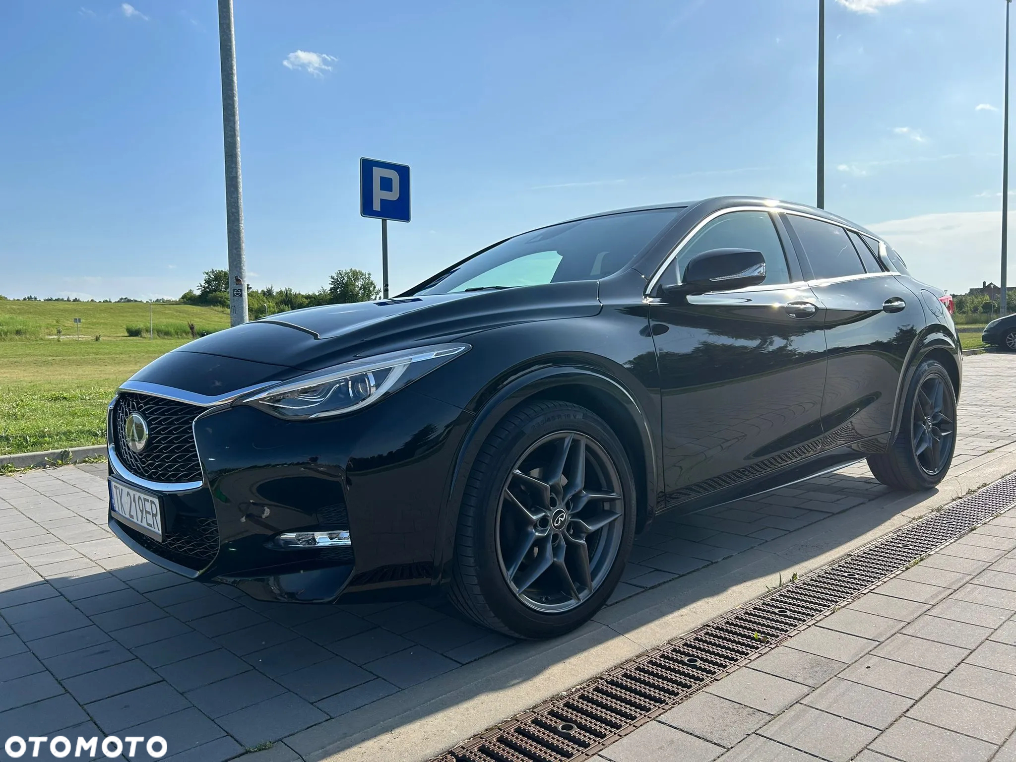 Infiniti Q30 - 18