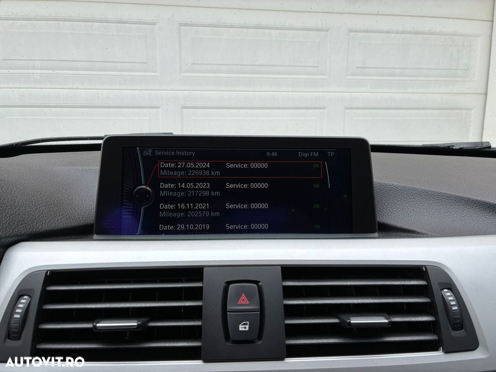 BMW Seria 3 320i Aut. - 17