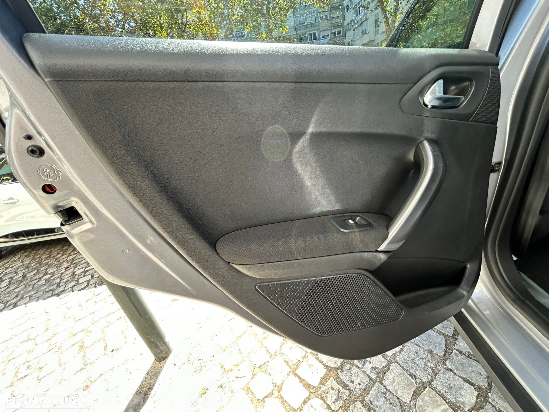 Peugeot 2008 1.2 PureTech Style - 20