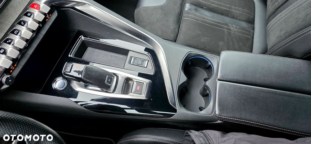 Peugeot 3008 1.5 BlueHDi GT S&S EAT8 - 25