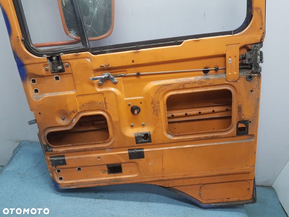 MERCEDES BENZ DAIMLER LP 813 DRZWI PRZÓD PRAWE - 7