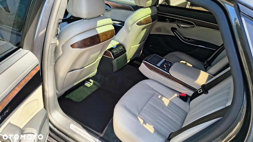 Audi A8 - 11