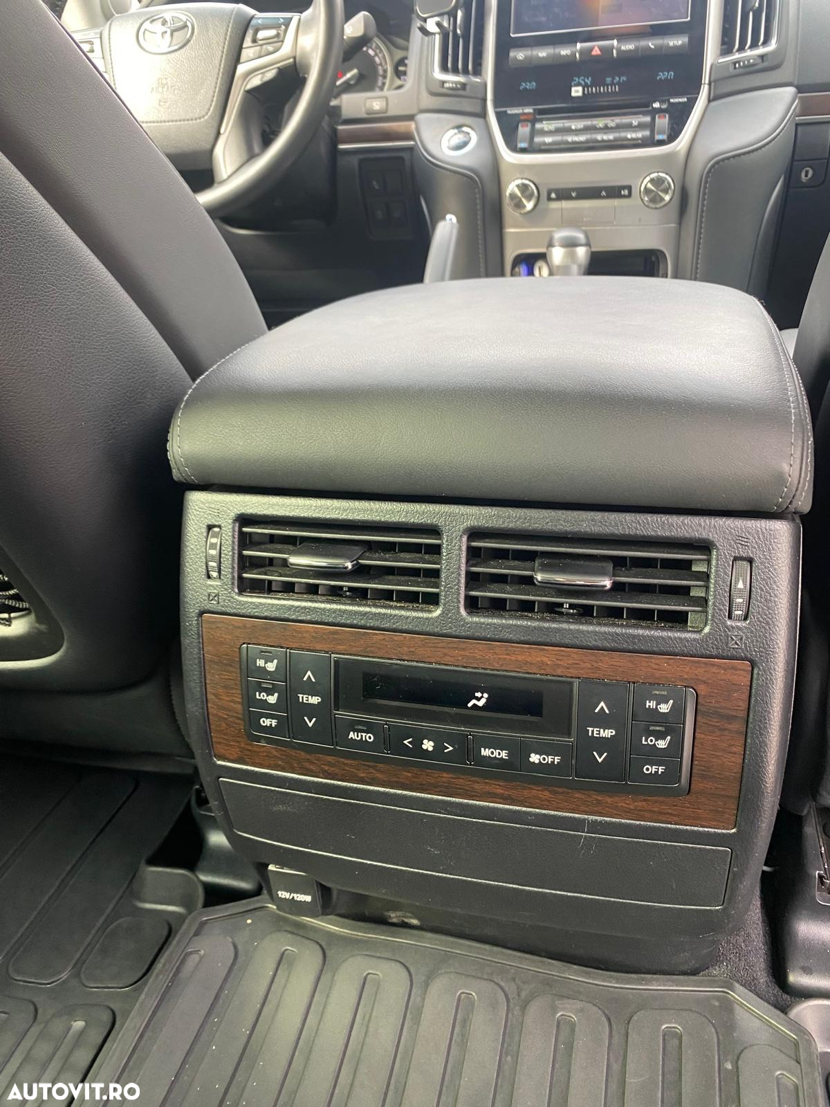 Toyota Land Cruiser - 9