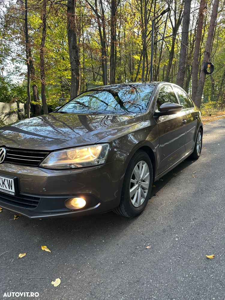 Volkswagen Jetta - 11