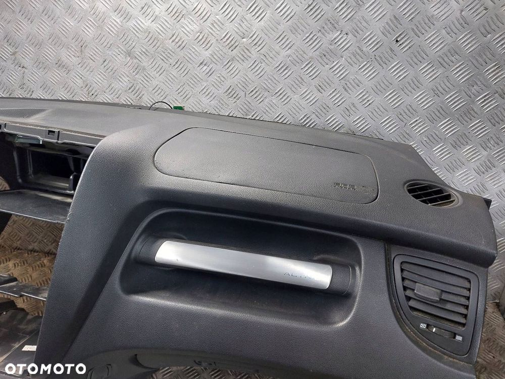 KOKPIT DESKA ROZDZIELCZA KIA SPORTAGE II - 4