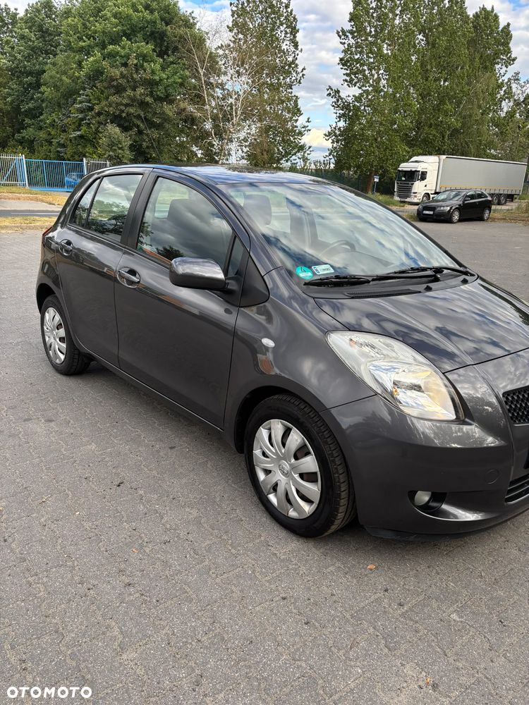 Toyota Yaris 1.3 Sol - 1