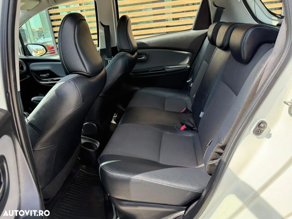 Toyota Yaris 1.5 VVT-i HSD Sol - 15
