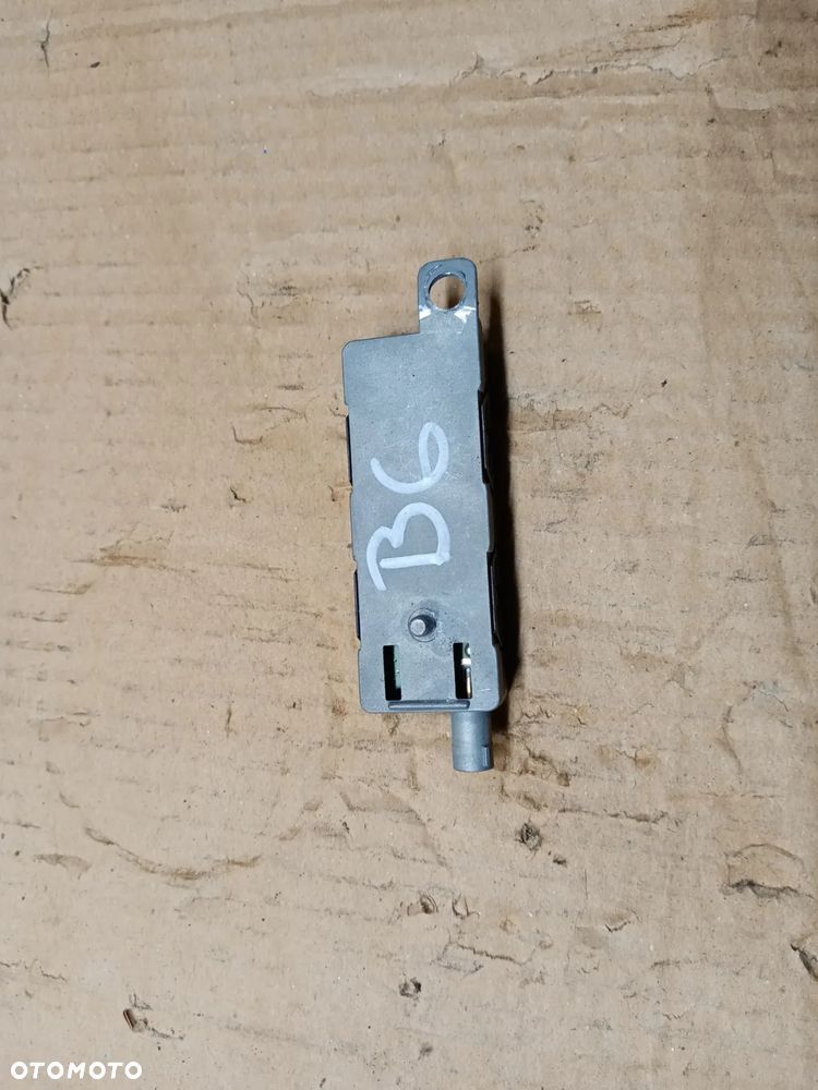Wzmacniacz antenowy anteny VW Passat B6 3C9035552A - 4