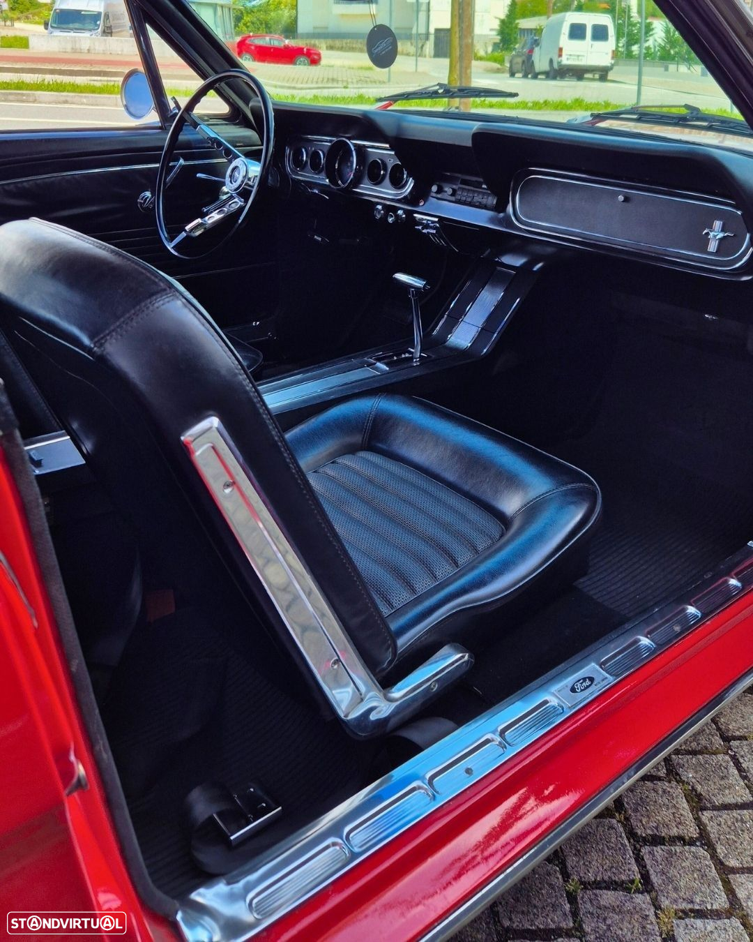 Ford Mustang - 8