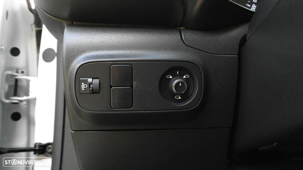 Citroën C3 1.2 PureTech C-Series - 32