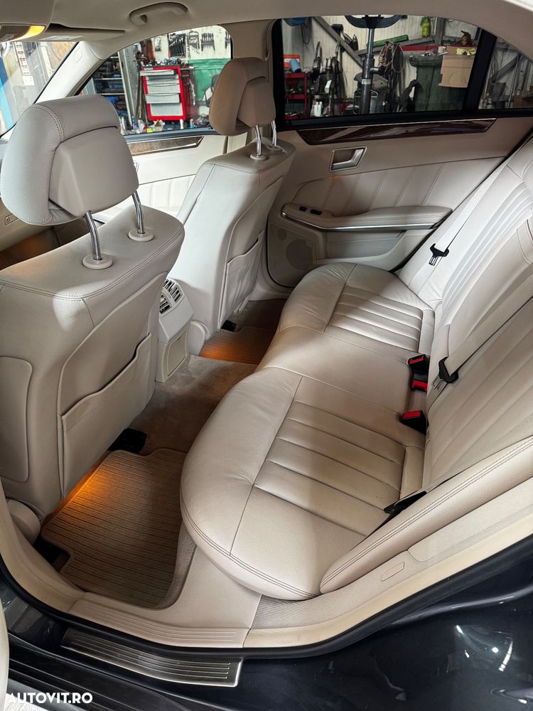 Mercedes-Benz E - 10