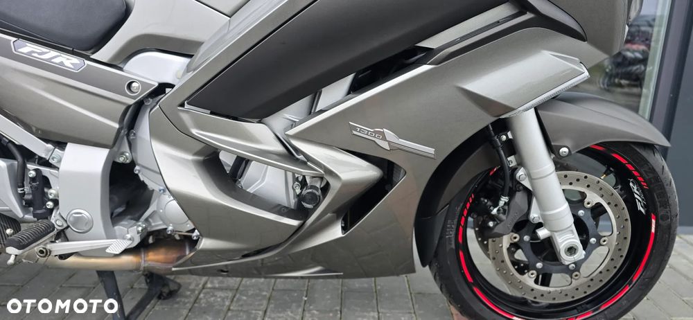 Yamaha FJR - 11