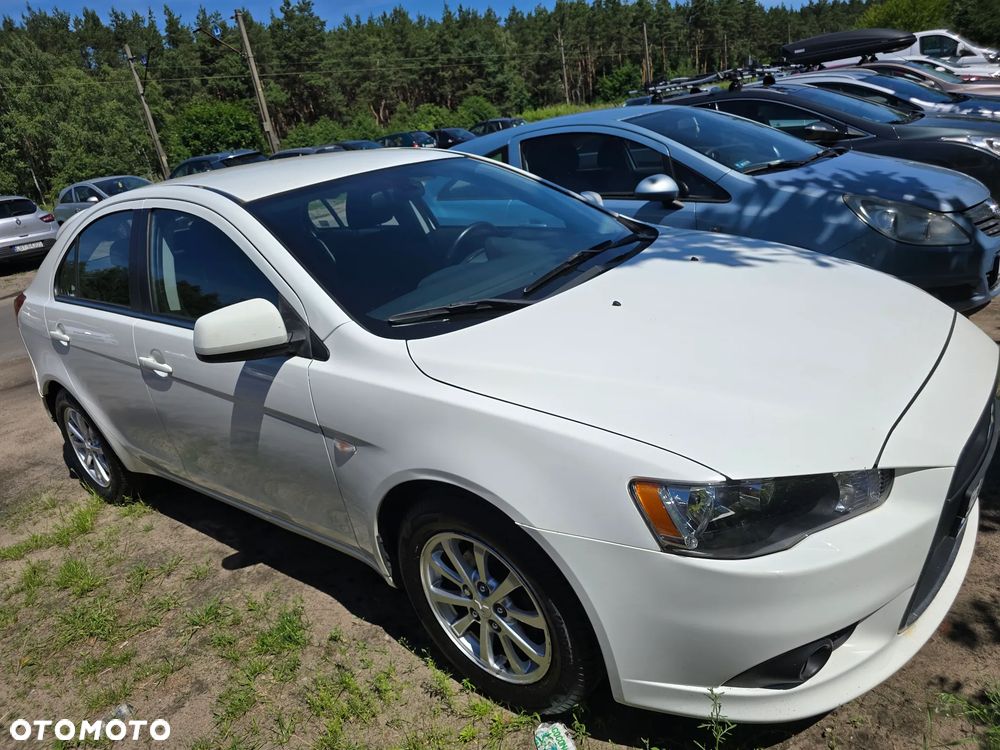Mitsubishi Lancer 1.6 Inform - 1