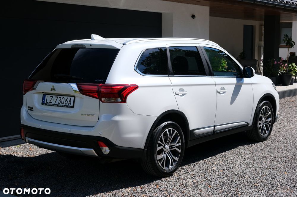 Mitsubishi Outlander - 11