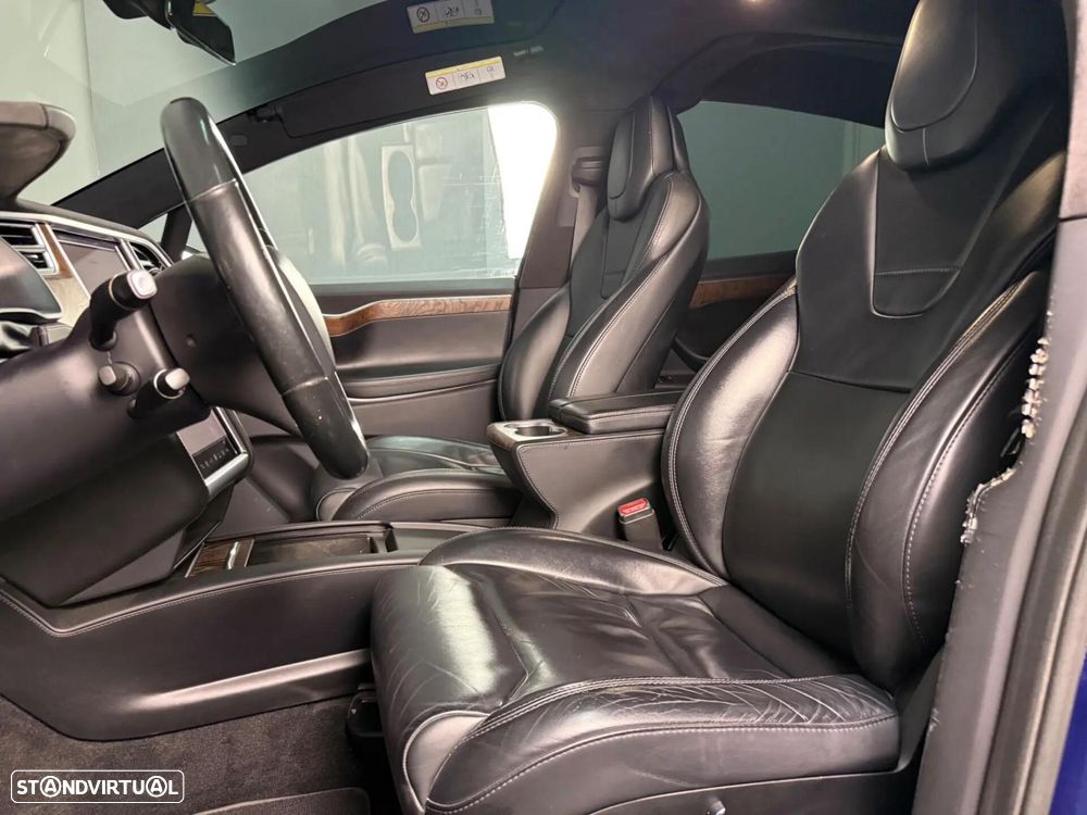 Tesla Model X 100D - 22