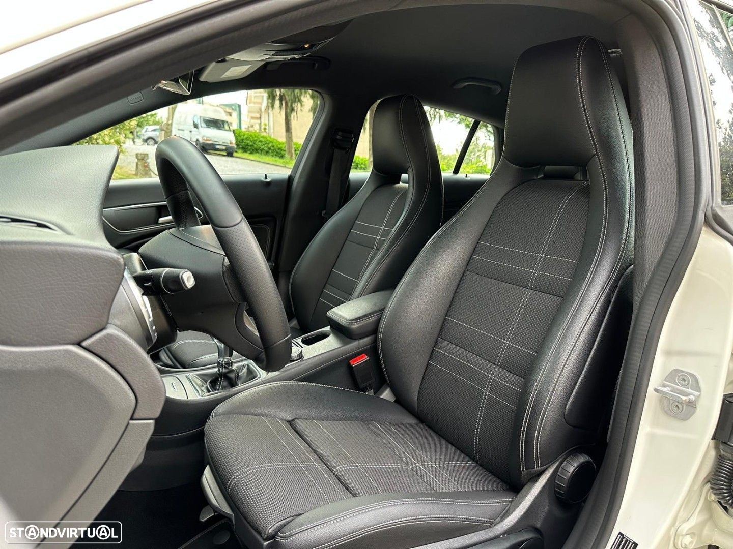 Mercedes-Benz CLA 180 d Shooting Brake - 10