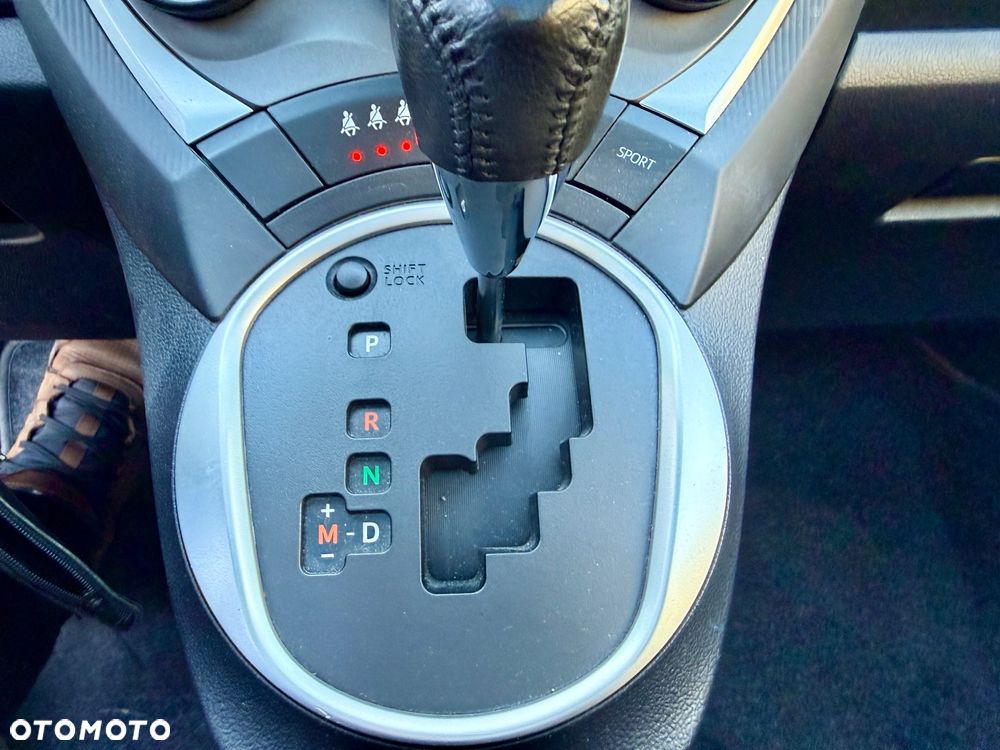 Toyota Verso S 1.33 Premium MS - 20